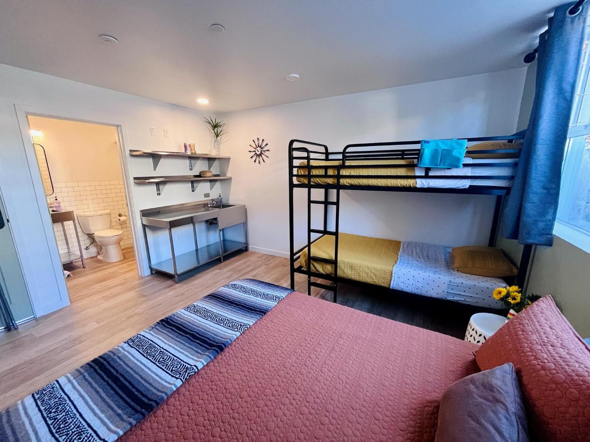 Monterey Hostel Luaran gambar