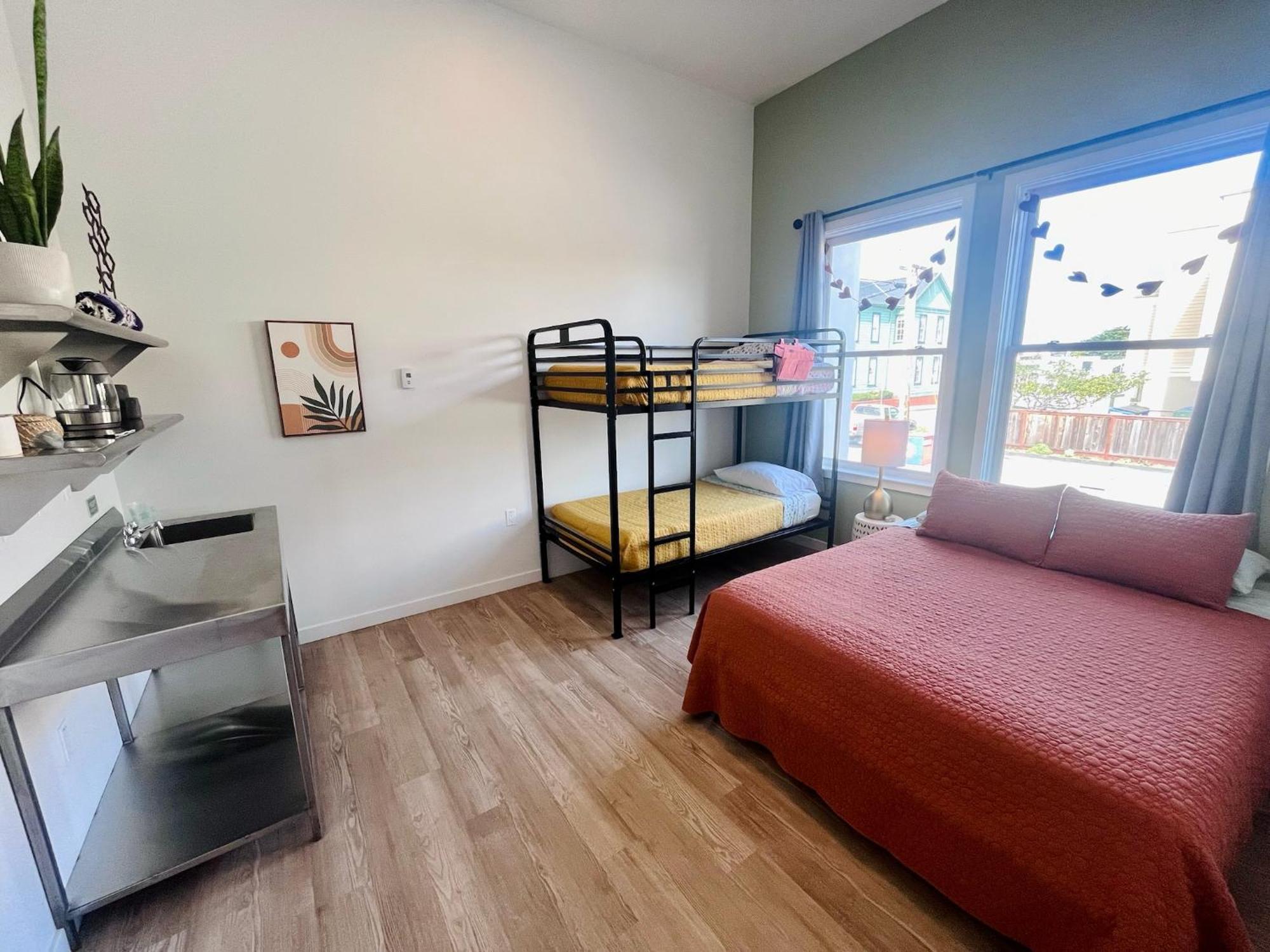 Monterey Hostel Luaran gambar